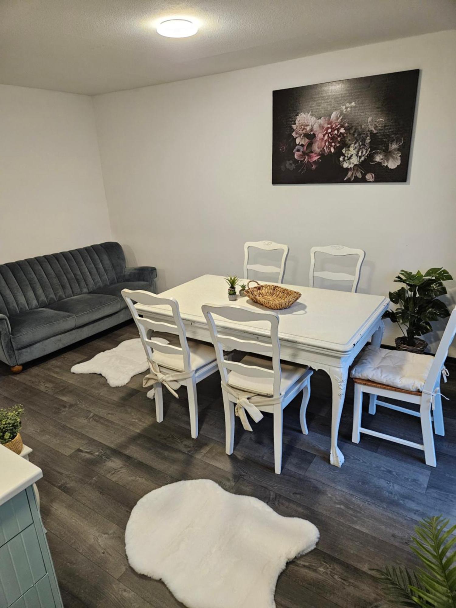 Large - Modern & Fully Equipped - Near Fair